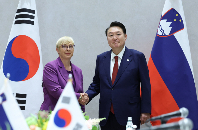 윤석열 대통령, 한·슬로베니아 정상회담