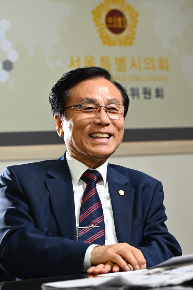 강석주 서울시의회 보건복지위원장 인터뷰3
