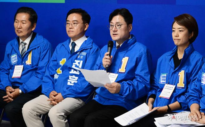 [포토] 홍익표 원내대표 '추석 민심, 낡은 이념에만 매몰된 정부여당에 절망'