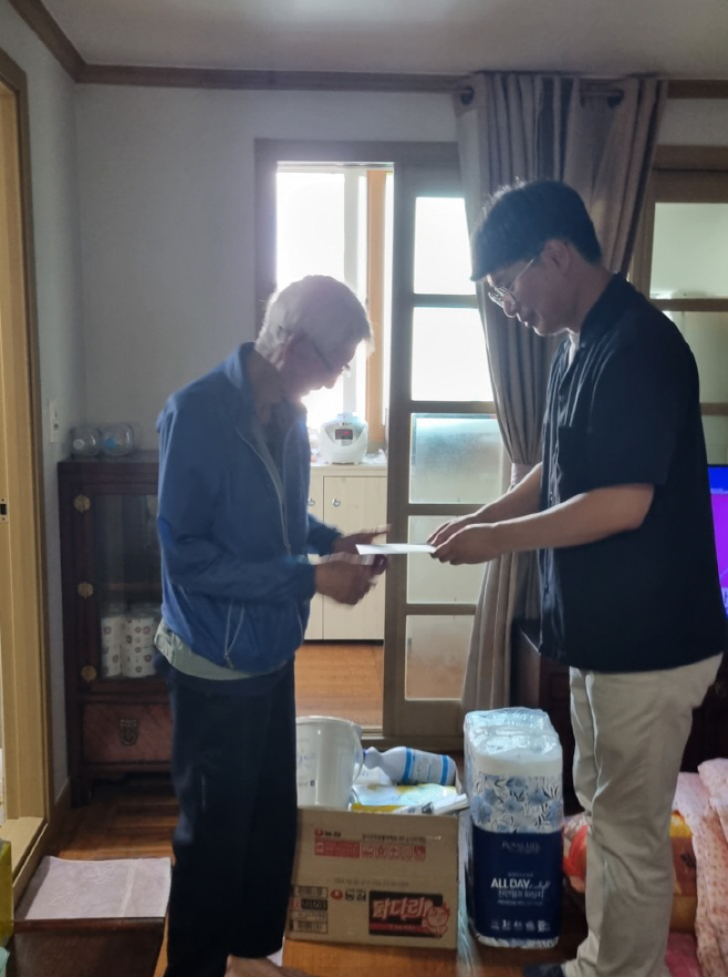 6.만호동, 주택반파로 갈 곳 잃은 어르신 보금자리 마련