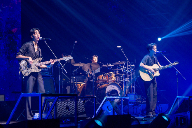 FNC_씨엔블루(4)