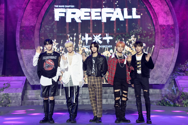 TXT 이름의 장 FREEFALL MEDIA SHOWCASE (2)