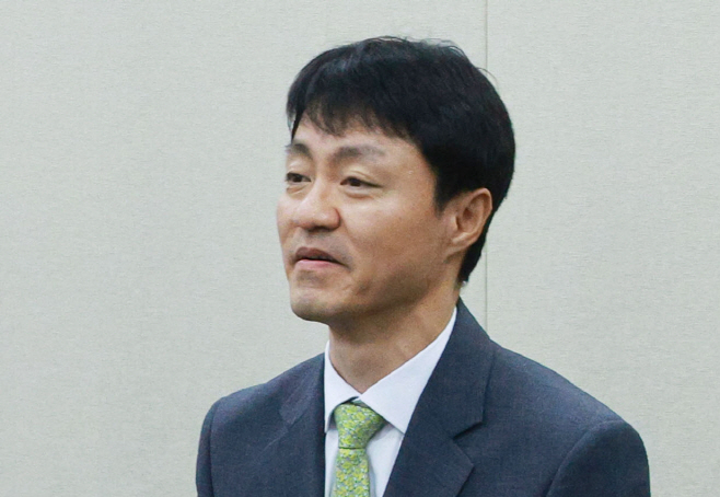 국감 출석한 유봉석 네이버 부사장<YONHAP NO-3551>