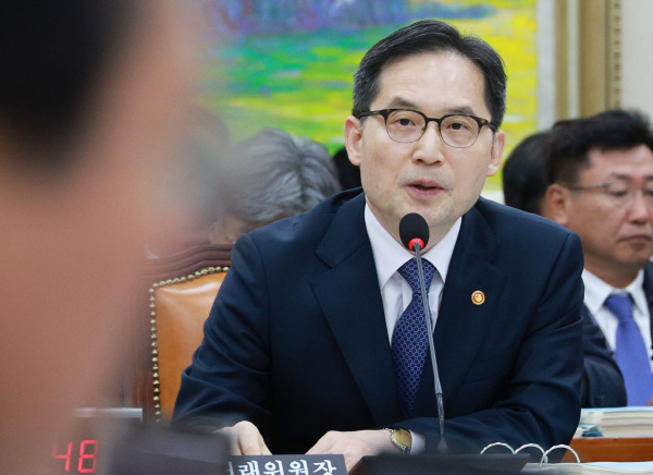 의원 질의에 답하는 한기정 공정거래위원장<YONHAP NO-2509>