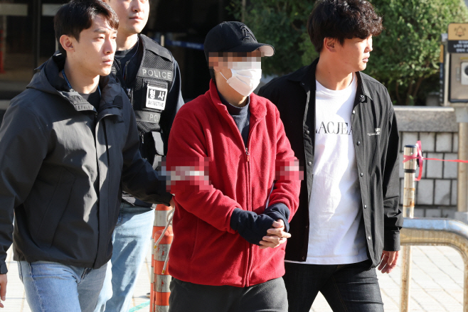 영장심사 마친 한동훈 장관 협박 남성<YONHAP NO-3499>