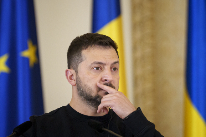 Romania Ukraine Zelenskyy <YONHAP NO-5026> (AP)