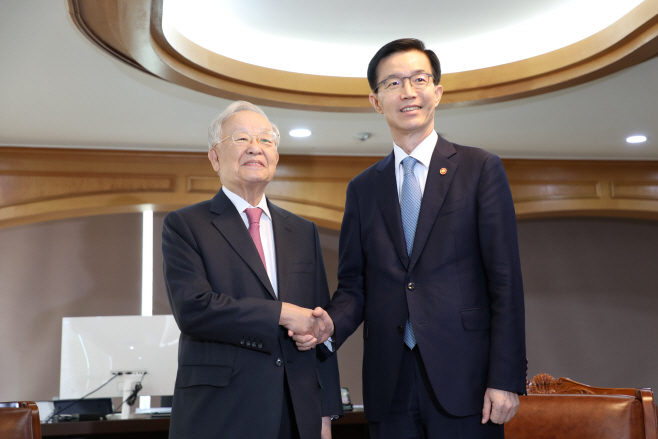 손경식 경총 회장, 방문규 산업부 장관 접견