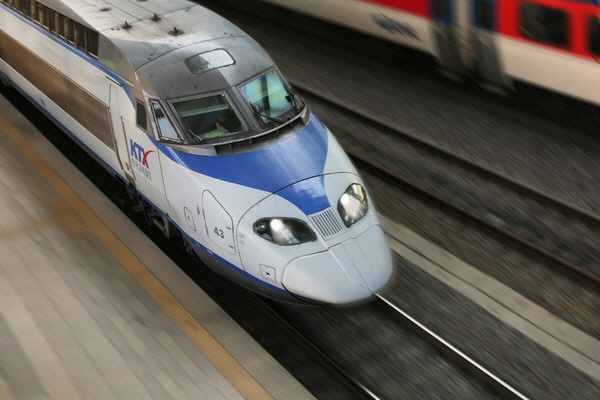 KTX 열차 운행 모습