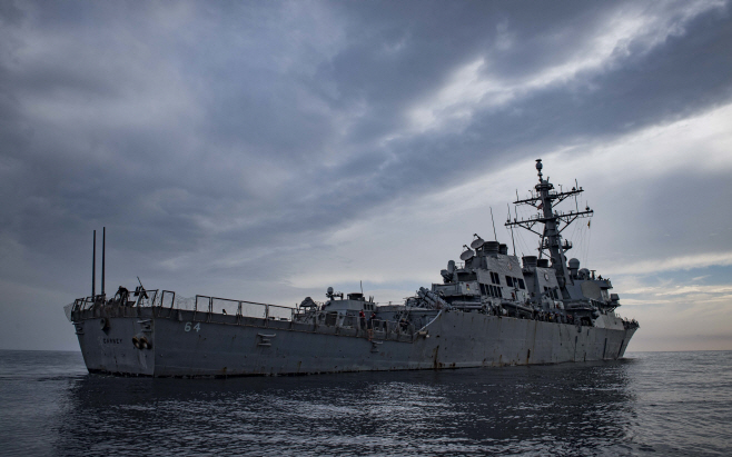 예멘발 미사일 요격한 미 해군 구축함 카니호