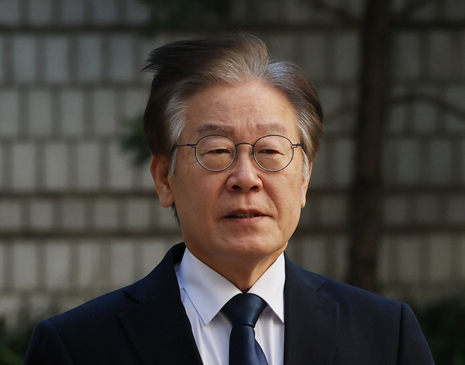 공판 출석하는 이재명 대표<YONHAP NO-1605>