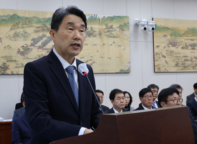 업무보고 하는 이주호 교육부 장관