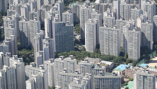 서울 송파구 서울스카이에서 내려다본 아파트 밀집 지역 전경