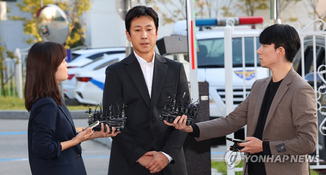 이선균