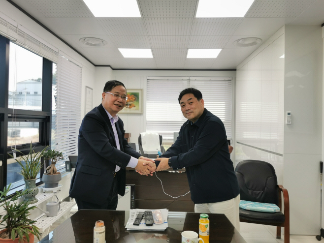 계약체결사진