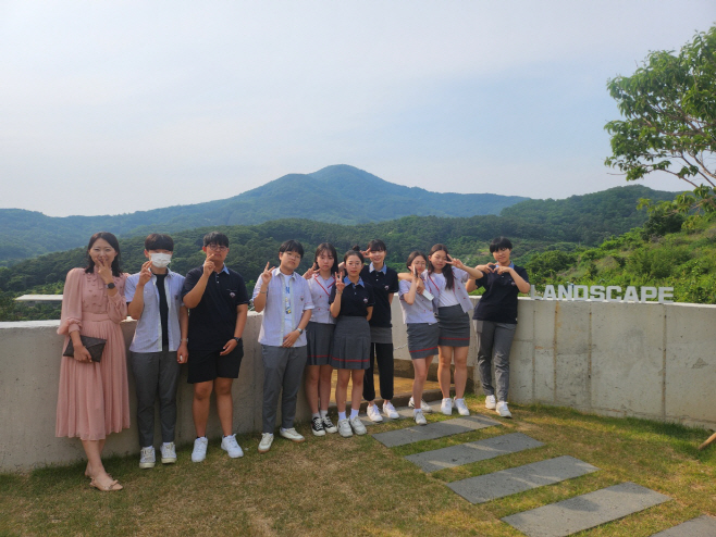 모계고, 청도 관내 카페 영어 안내 책자 발간