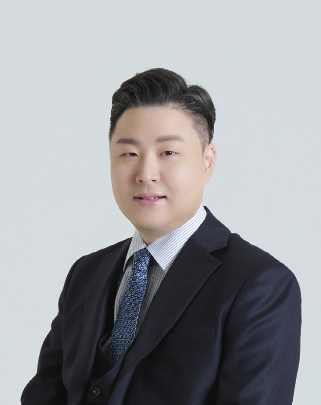 패션그룹형지_최준호 부회장 프로필