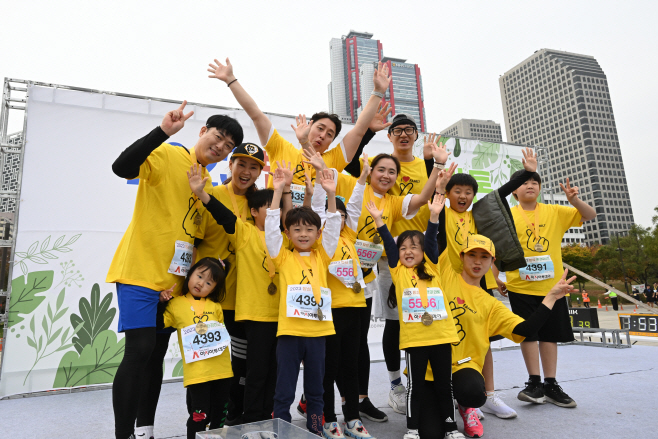 [포토] 2023 밤섬 환경마라톤 '온 가족이 함께'