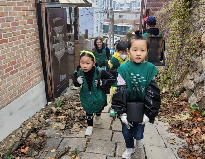 CU 연탄 나르기 봉사활동_2