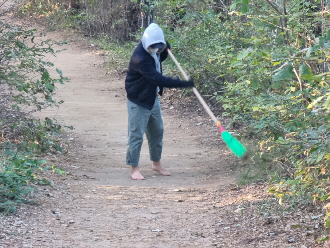맨발2