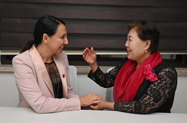 삼야 교수와 한금실 세계색채 심리학교 원장