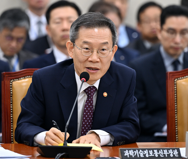 [포토] [2023 국감] 종합감사 받는 이종호 장관
