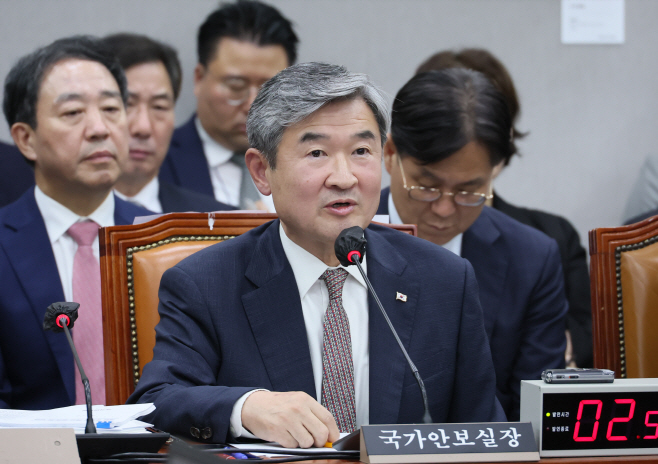 답변하는 조태용 국가안보실장