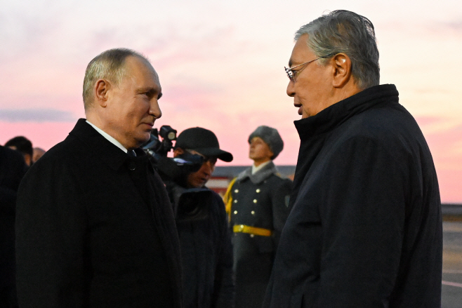 카자흐스탄 대통령 영접 받는 푸틴 러시아 대통령