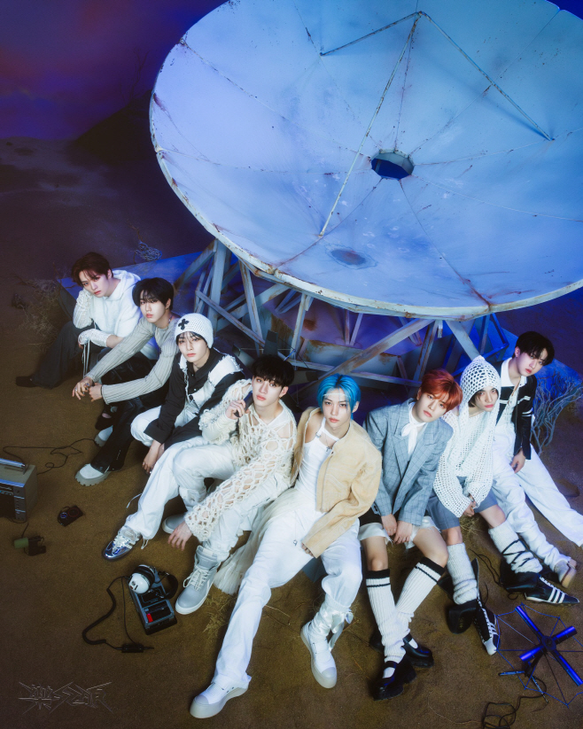 스트레이 키즈 미니 앨범 '樂-STAR' 단체 이미지 (2)