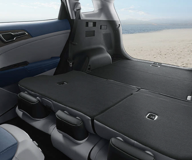sportage_interior_second_row_seat_fold_and_dive_pc
