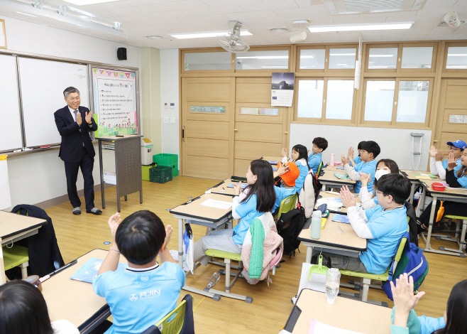 이미지 DGB황병우은행장 금융교육 (3) (1)