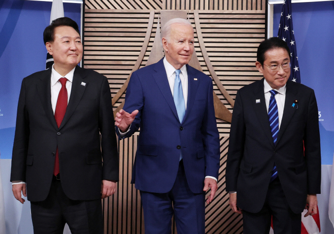 APEC 계기 샌프란시스코에서 만난 한미일 정상