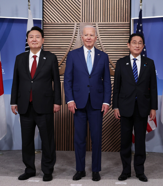 APEC 계기 샌프란에서 만난 한미일 정상