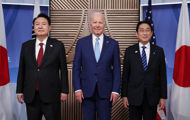 APEC 계기 샌프란시스코에서 만난 한미일 정상