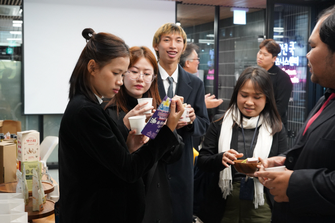 태국 청년 스타트업 청년 쿡 비즈니스 센터 방문