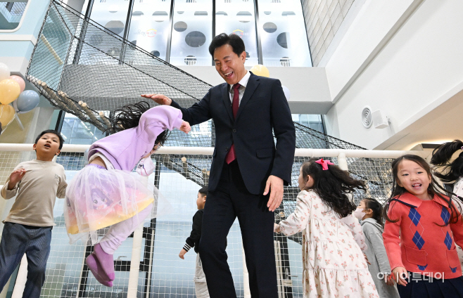 [포토] 아이들과 동심으로 돌아간 오세훈 서울시장