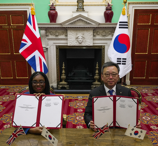 신한은행, 영국 기업통상부와 업무협약(사진2)