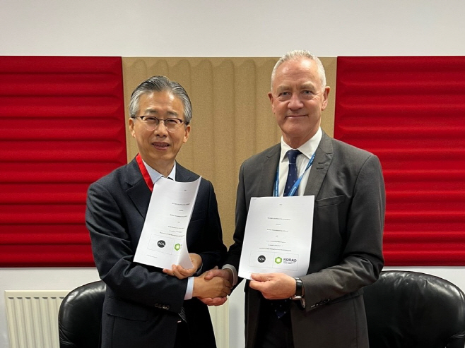 사진1. 한국원자력환경공단 조성돈 이사장과 NDA David Peattie