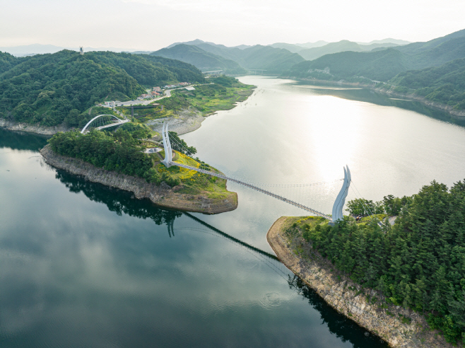 영주-1 (참고사진)영주댐 주변 용마루 공원 전경