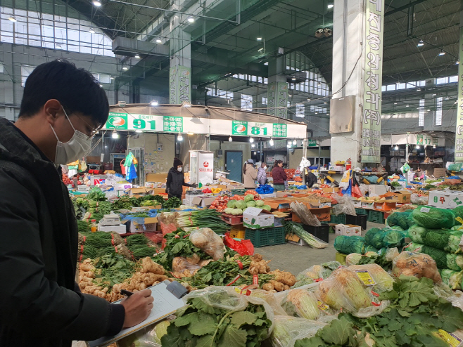 데이터 기반 농산물 안전성 검사 강화_수거 사진