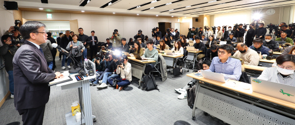 최상목 후보자 간담회에 모인 취재진<YONHAP NO-1547>