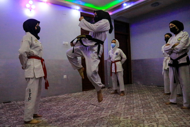 epaselect AFGHANISTAN TAEKWONDO GIRLS