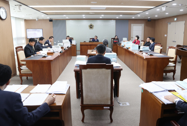 충남도의회 복지환경위원회, 2024년 예산안 23억 5897억원 삭감