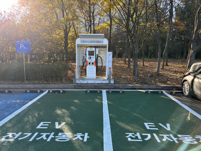 231207 관련 사진1(송도 공원 전기차 급속충전기 설치)