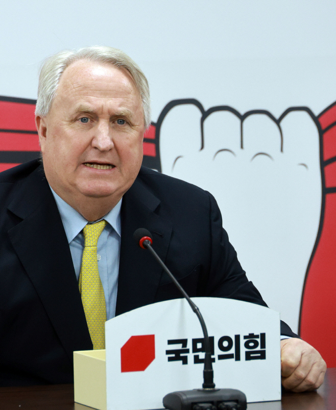 발언하는 인요한 혁신위원장<YONHAP NO-2171>