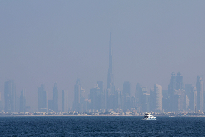 TOPSHOT-UAE-UN-CLIMATE-POLLUTION-COP28