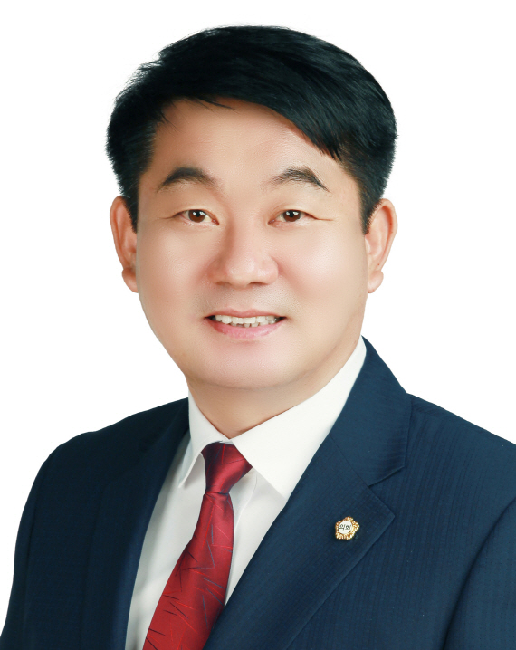 윤기현예결위원장 사진