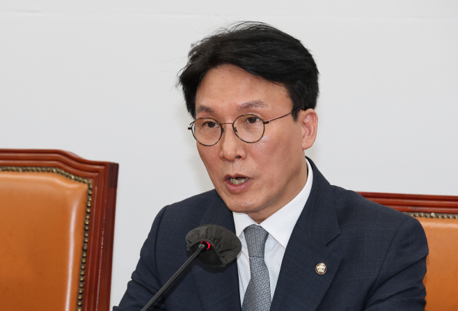 발언하는 김민석 정책위의장