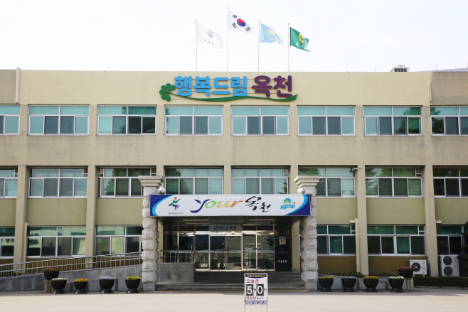 지역 중소기업 생산 제품 홍보 및 판로개척을 위해 국내·외 박
