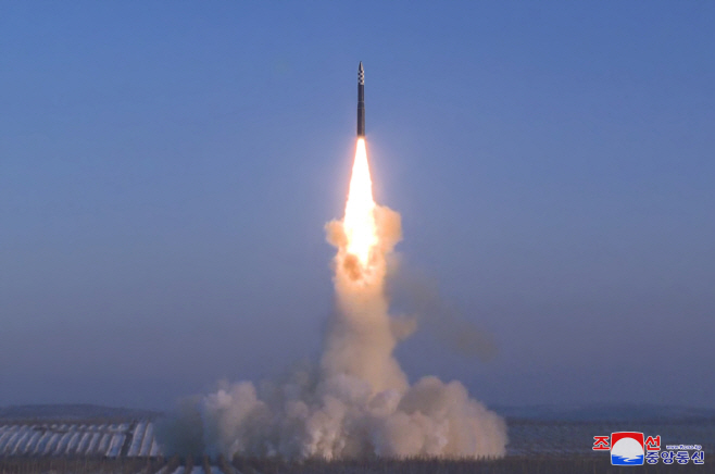 북한, ICBM 화성-18형 발사