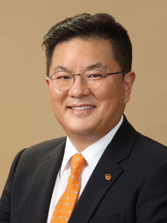 [사진_1] 이성수 사장